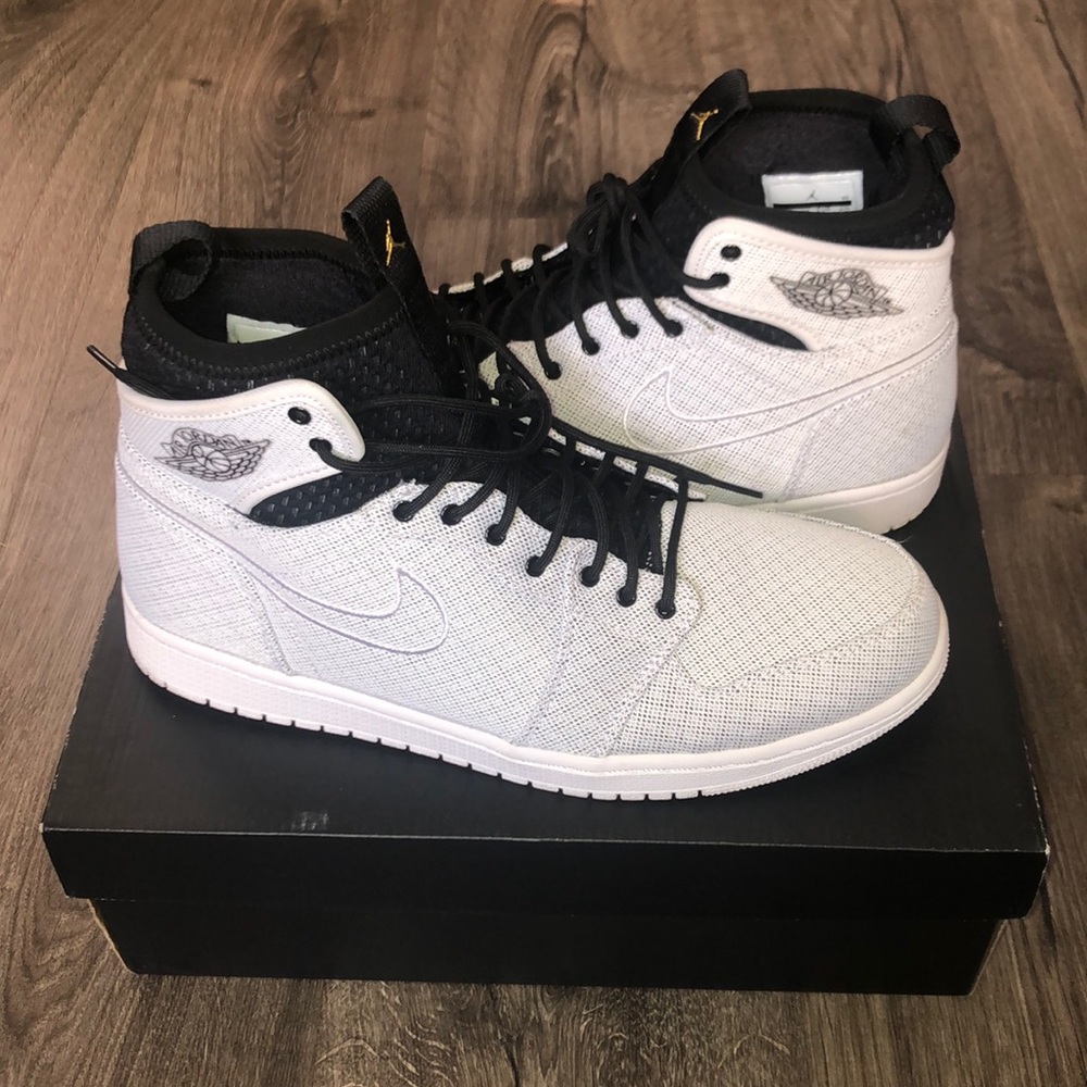 Air Jordan 1 Retro Ultra High 844700 132